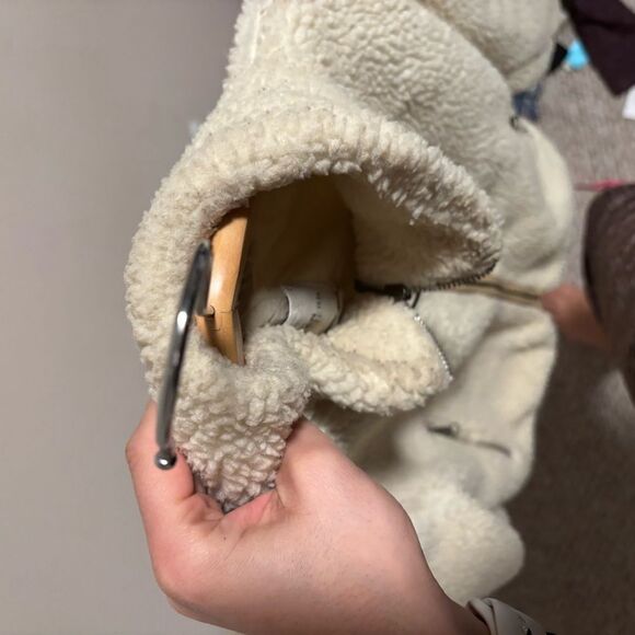 Urban Outfitters Cropped Front Zip Sherpa Jacket - White/Cream- Size Small - Picture 6 of 11